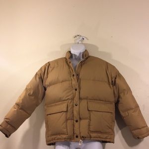 Men’s puffy jacket, size medium